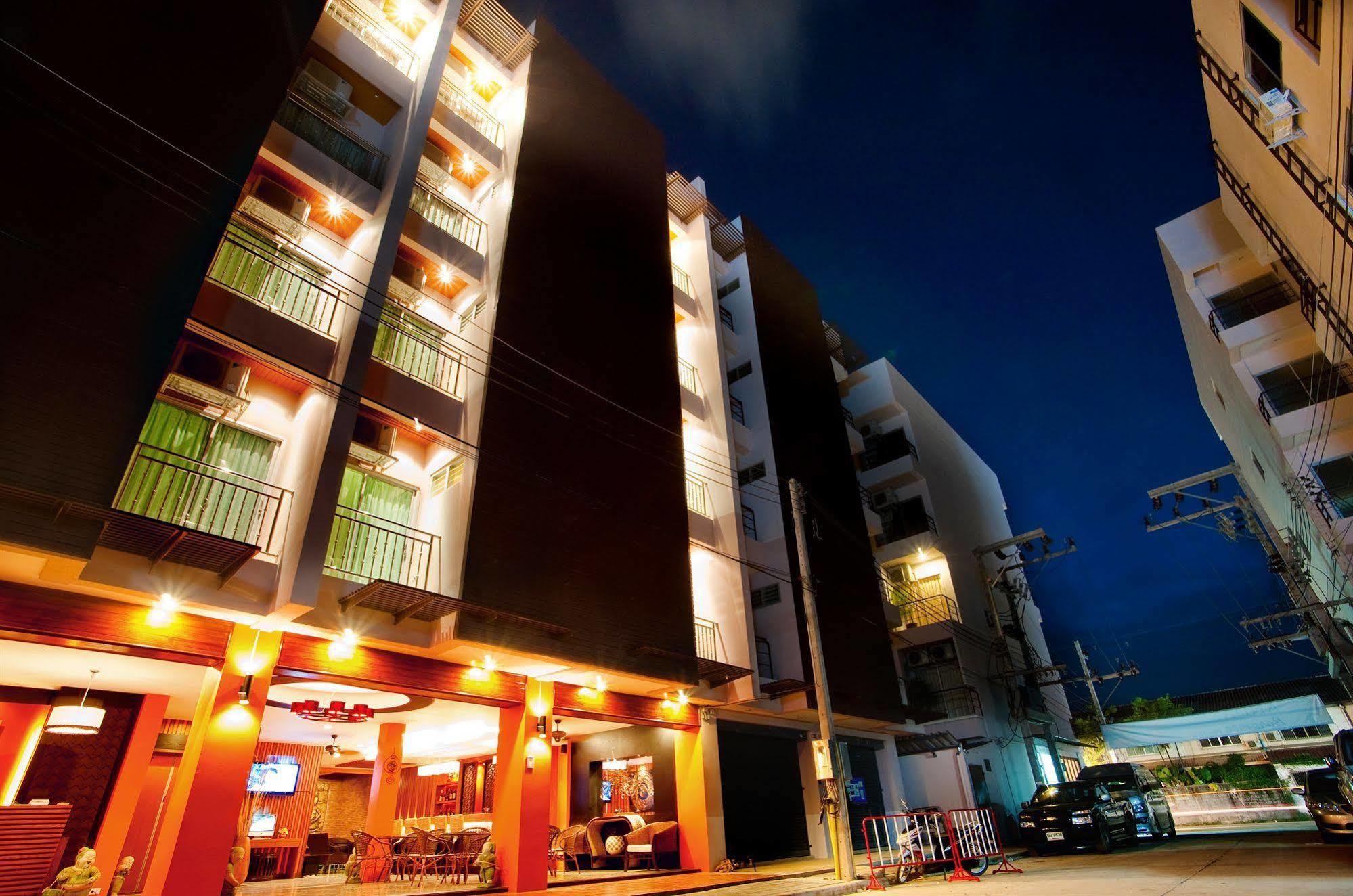 Deva Patong Hotell 3*